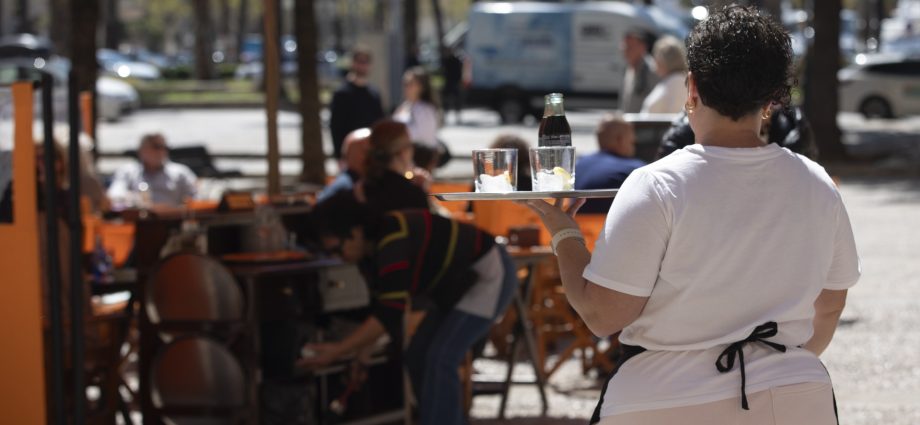 looking-for-a-job?-new-data-suggest-it-may-take-a-while