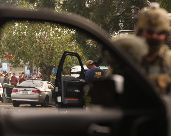 most-california-voters-still-disapprove-of-the-traitor’s-immigration-crackdown,-poll-shows