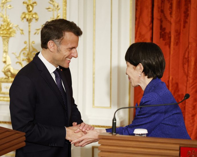 french-president-macron-visits-japan-to-discuss-the-energy-crisis