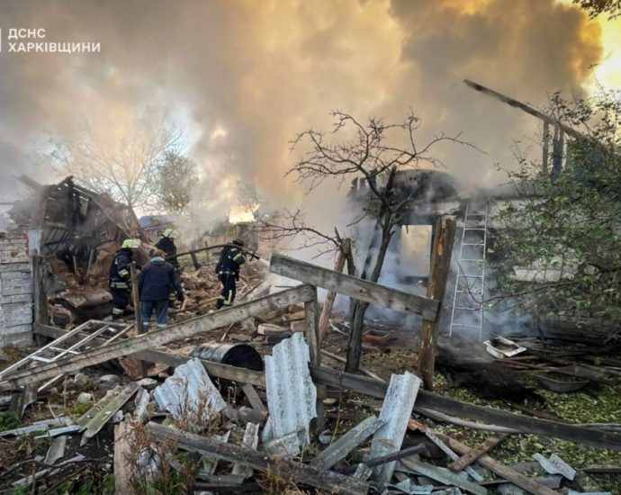 breaking:-russia-attacks-ukrainian-regions-bordering-poland-and-hungary