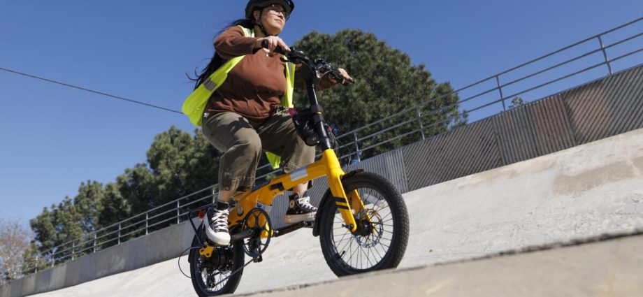 electric-bikes-can-be-fast-and-dangerous.-here’s-how-to-stay-safe