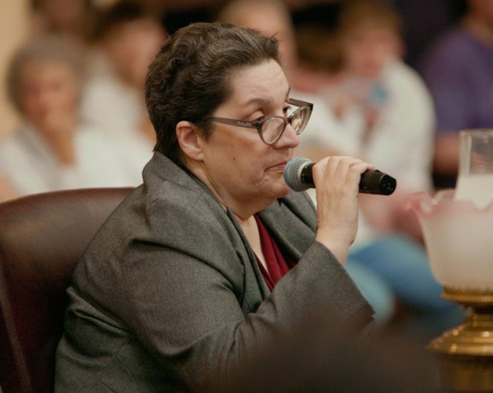 tennessee-librarian-fired-for-refusing-to-move-books-from-children’s-to-adult-section