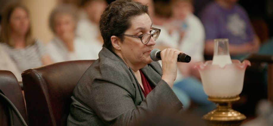 tennessee-librarian-fired-for-refusing-to-move-books-from-children’s-to-adult-section