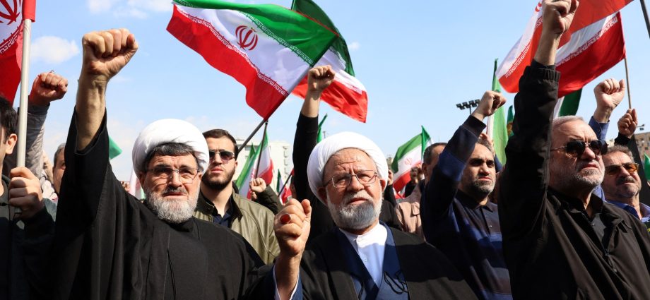 iran-authorities-await-war-‘victory’-as-supporters-mark-1979-anniversary