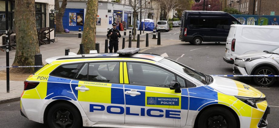 britain-rolls-back-controversial-tracking-of-legal-social-media-posts