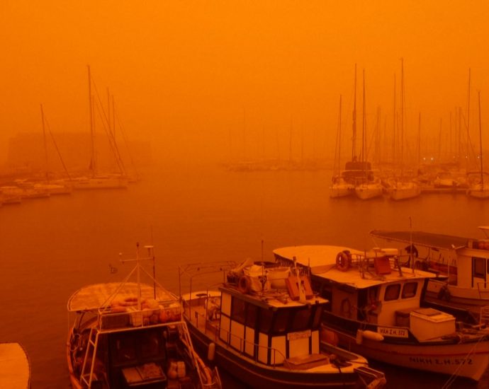 crete-turns-orange-as-saharan-dust-sweeps-in