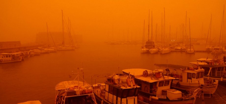 crete-turns-orange-as-saharan-dust-sweeps-in