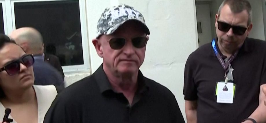 nasa-moon-mission-a-‘contrast’-to-us-war-on-iran,-says-us-senator