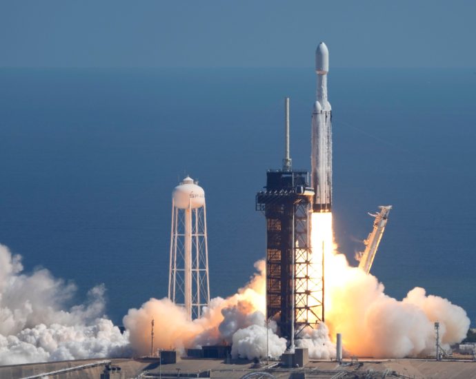 spacex-files-to-go-public,-paving-way-to-make-elon-musk-first-trillionaire