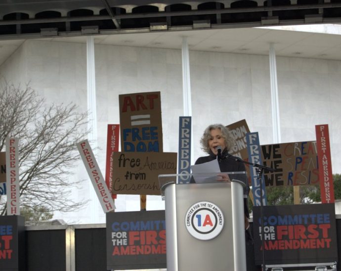 hollywood-stars-join-together-to-defend-the-first-amendment