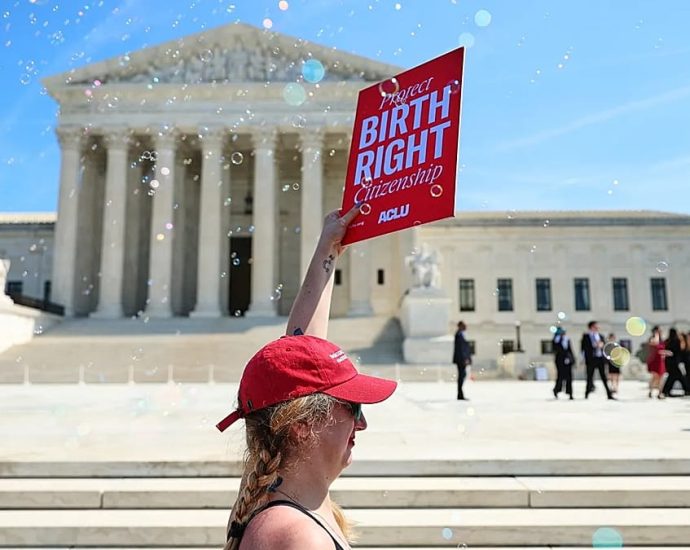 us-supreme-court-casts-doubt-on-traitor-47’s-bid-to-limit-birthright-citizenship