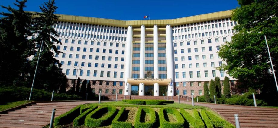 “the-last-thread-that-keeps-us-anchored-in-a-toxic,-bitter-past”-—-moldova’s-parliament-votes-to-leave-the-post-soviet-cis-bloc