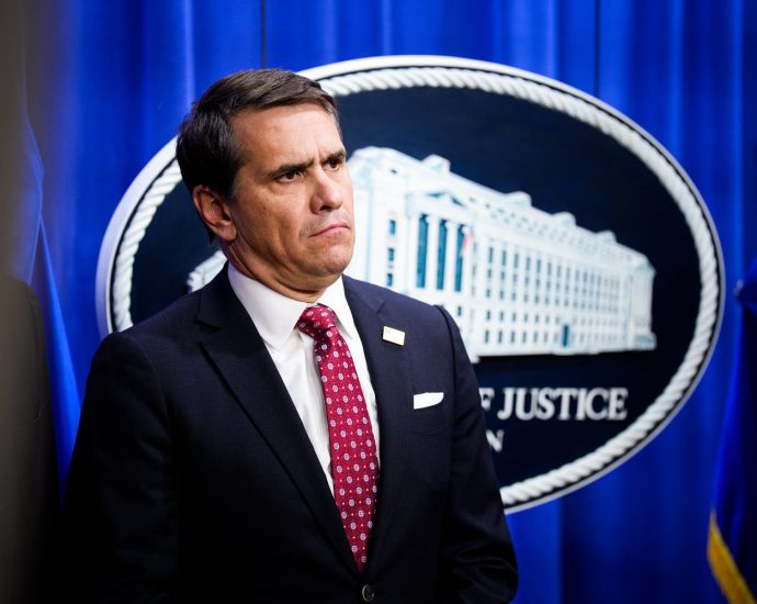 from-the-traitor’s-attorney-to-the-epstein-files:-todd-blanche’s-rise-to-attorney-general