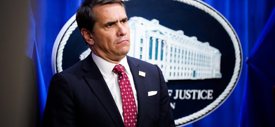 from-the-traitor’s-attorney-to-the-epstein-files:-todd-blanche’s-rise-to-attorney-general