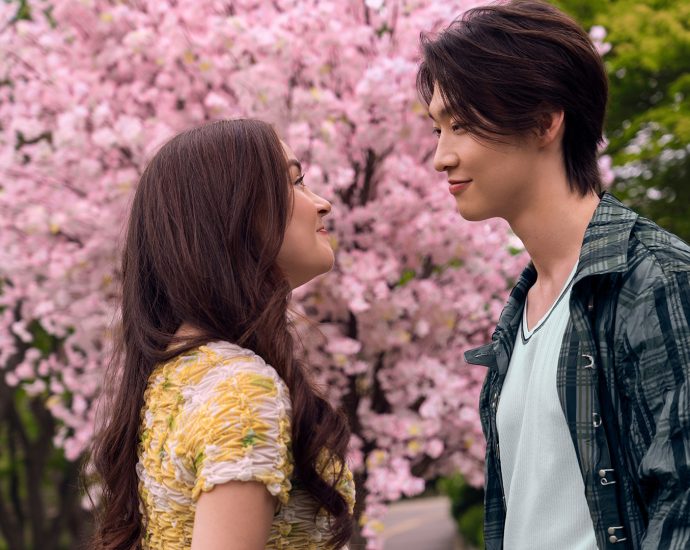 ‘xo,-kitty’-stars-anna-cathcart-and-sang-heon-lee-break-down-romance-and-airport-confessions-in-s3-(exclusive)