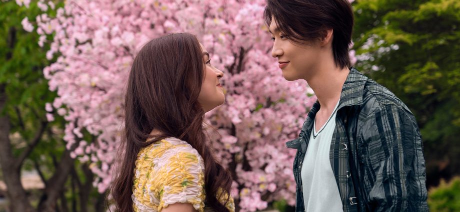 ‘xo,-kitty’-stars-anna-cathcart-and-sang-heon-lee-break-down-romance-and-airport-confessions-in-s3-(exclusive)