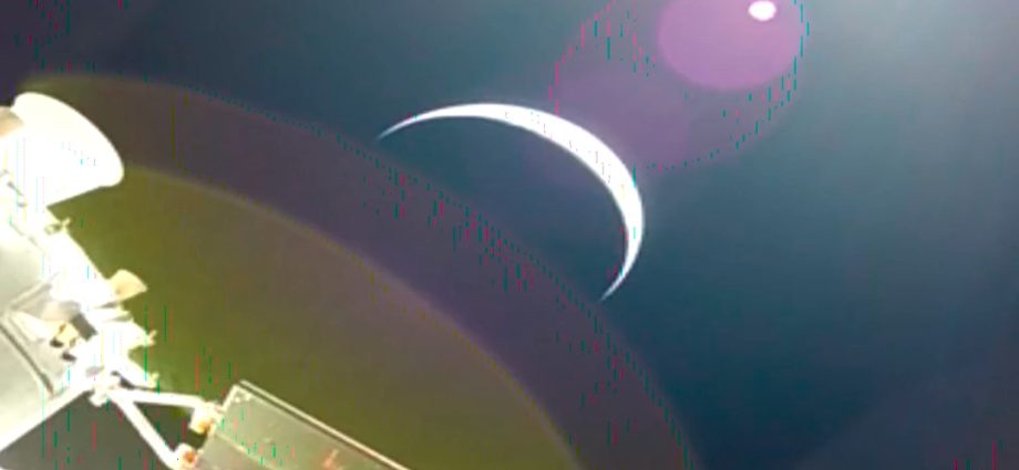 nasa’s-artemis-ii-mission-leaves-earth-orbit-for-flight-around-moon