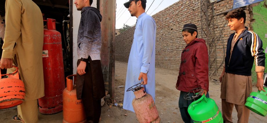 how-war-on-iran-turned-pakistan’s-lng-surplus-into-a-looming-shortage