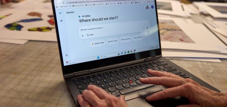 poll:-almost-half-of-college-students-considered-changing-majors-due-to-ai