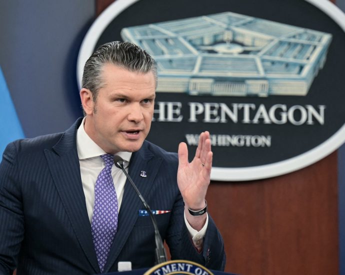pete-hegseth-ousts-top-general-in-middle-of-iran-war