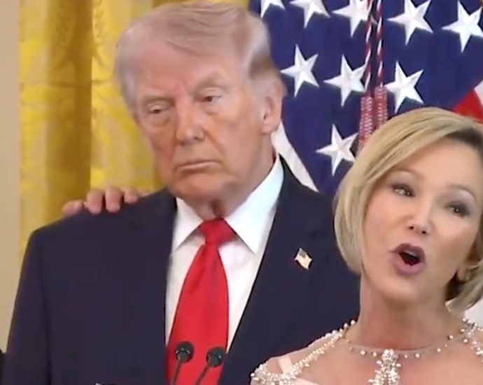 ‘blasphemous’:-maga-pastor-gets-holy-hell-after-over-the-top-the-traitor-speech