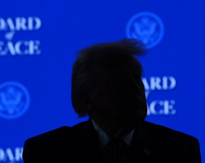 who’s-the-biggest-money-behind-the-throne?