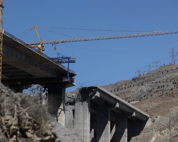 us-destroys-3-of-iran’s-main-bridges-as-the-traitor-follows-through-with-threat-to-hit-‘extremely-hard’