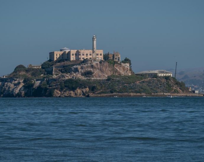 the-traitor-asks-congress-for-$152-million-to-start-rebuilding-alcatraz-prison