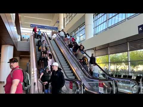 the-traitor-proposes-privatizing-tsa-screening-operations