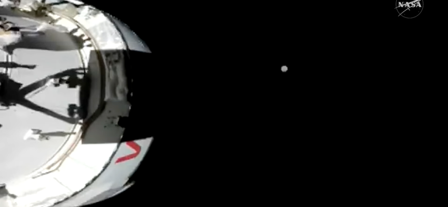 NASA Artemis II astronauts in ‘great spirits,’ space agency officials say as mission nears moon