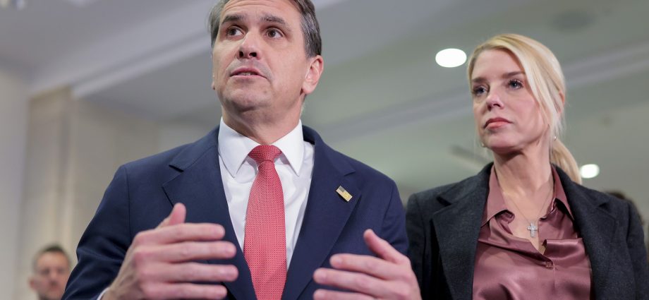 who-is-todd-blanche,-the-acting-attorney-general-after-pam-bondi’s-ouster?