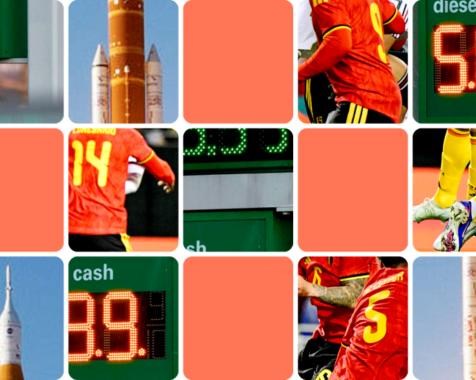 the-traitor-fires-another-top-official,-and-nasa-launches-a-moon-shot:-the-news-quiz