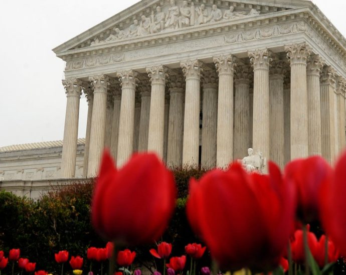 justice-alito-fell-ill-at-a-march-event-and-was-treated-for-dehydration,-supreme-court-says