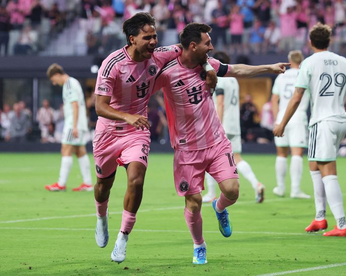 messi-scores-as-inter-miami-open-new-stadium-with-a-draw-in-the-mls