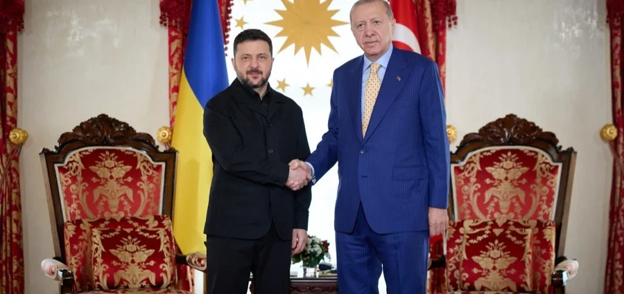 turkish-president-erdogan-offers-to-host-ukraine-russia-us-talks,-zelenskyy-says-yes