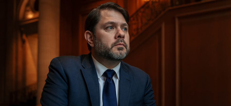 sen.-ruben-gallego-considers-a-2028-presidential-run:-‘we-have-to-look-at-it’