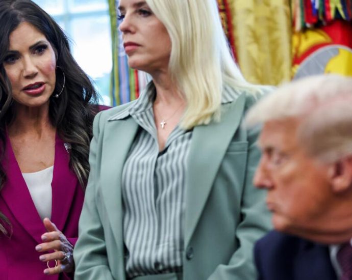 chabria:-bondi-and-noem-were-incompetent.-but-that’s-not-the-only-reason-they’re-gone