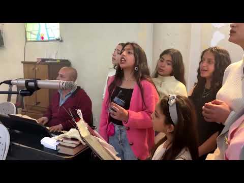 palestinian-christians-celebrate-easter-mass-in-gaza-city