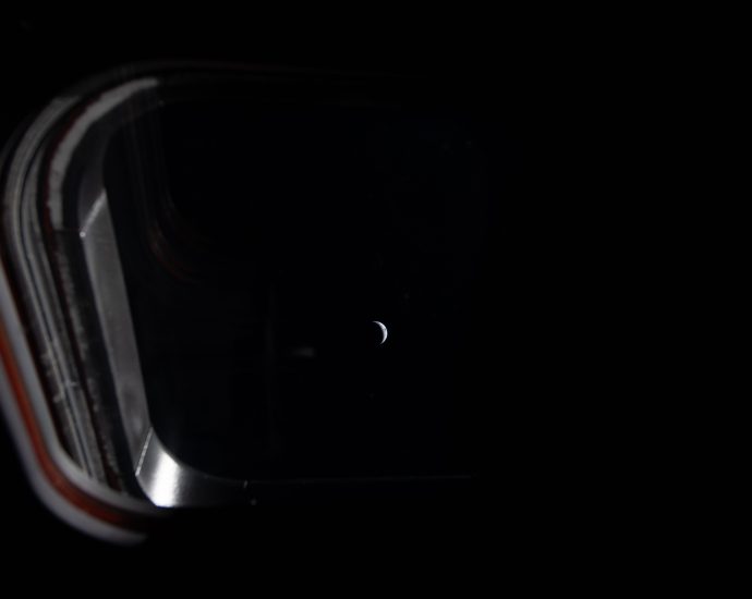 artemis-ii-flight-day 5: crew-demos suits,-readies-for lunar-flyby 