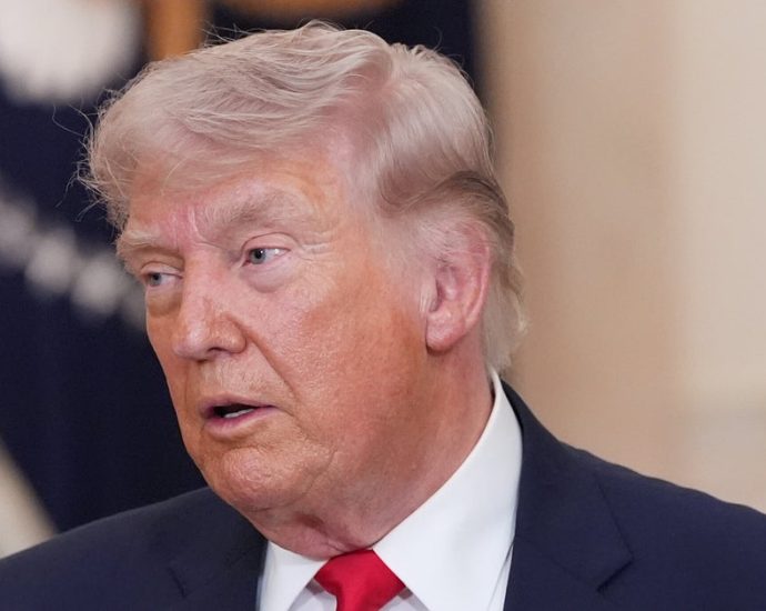 the-traitor-warns-‘all-hell’-will-rain-down-if-iran-won’t-open-strait-of-hormuz-in-48-hours