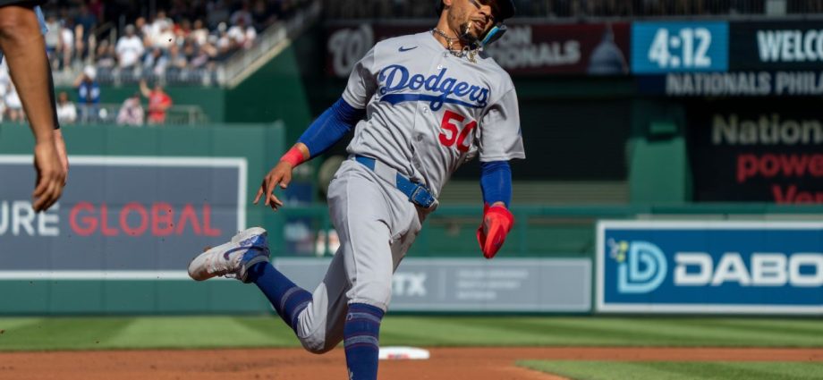 Dodgers’ Betts placed on IL with strained oblique