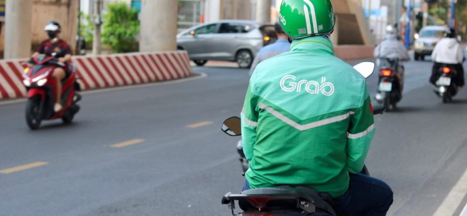 vietnam’s-gig-workers-slammed-by-rising-fuel-costs-amid-fallout-of-iran-war