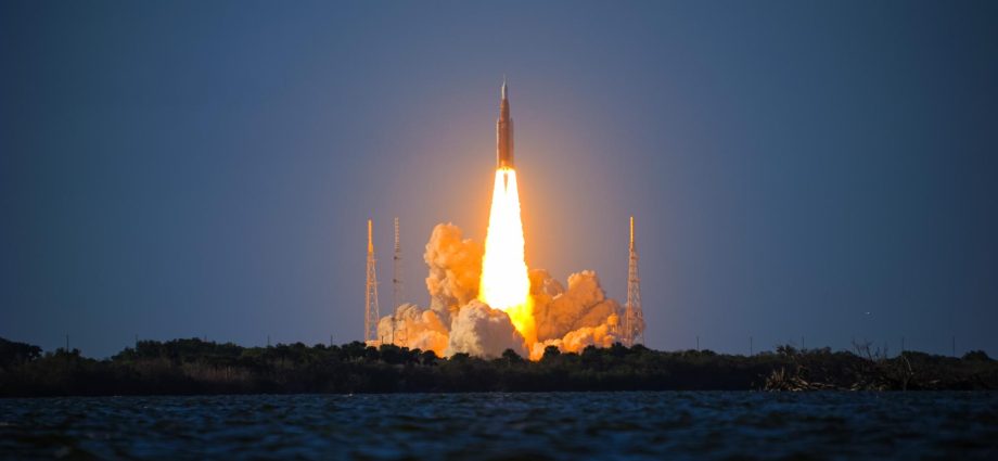 night-sky-network-celebrates-artemis-ii