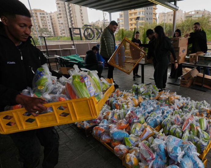 mutual-aid-is-a-lifeline-for-the-displaced-in-lebanon