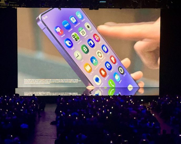 samsung-is-discontinuing-its-texting-app,-tells-impacted-users-to-switch-to-google-messages