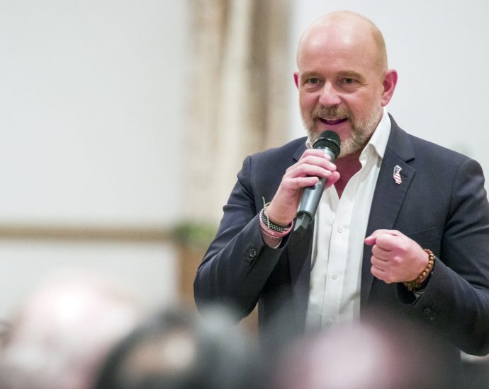 the-traitor-backs-hilton,-complicates-gop-path-in-california-race