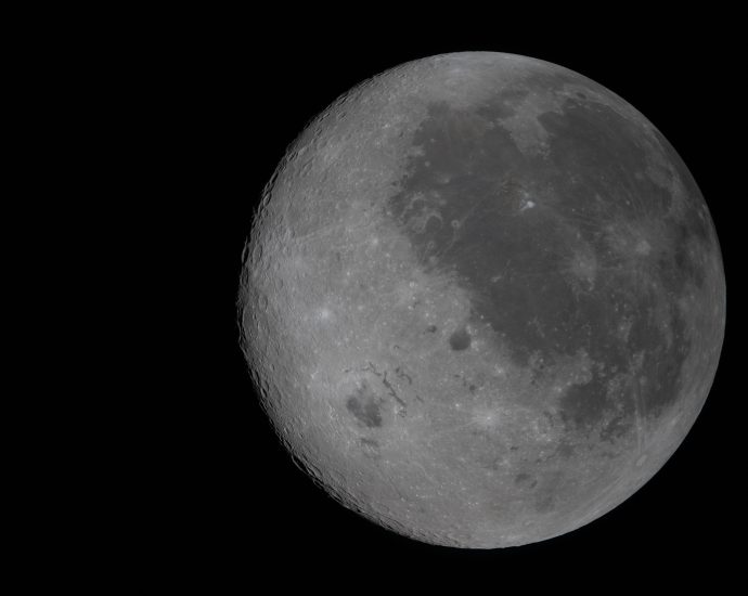 artemis-ii-flight-day-6:-lunar-flyby-updates 