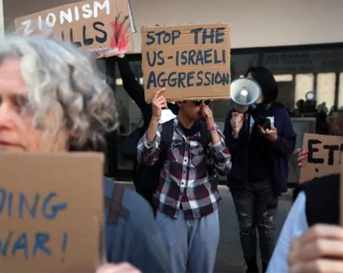 protesters-swarm-us-embassy-in-tel-aviv,-demanding-end-of-wars