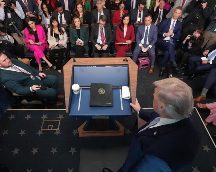 the-traitor-holds-fast-to-tuesday-deadline,-threatening-iran’s-bridges-and-power-plants