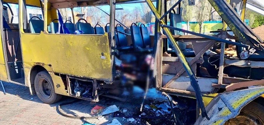 russia’s-drone-hits-nikopol-bus-mid-route:-3-dead,-12-injured-at-city-centre-stop